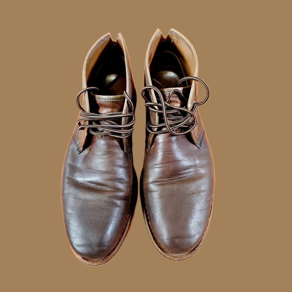 Timberland Dark Brown Leather Chukka Boots with Classic Design